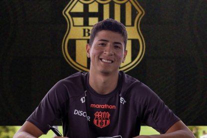 Barcelona SC asegura a Carlos Medina, defensor central con ADN amarillo.