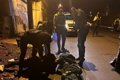 Los tres sujetos también serían parte de la banda criminal de Los Lobos.