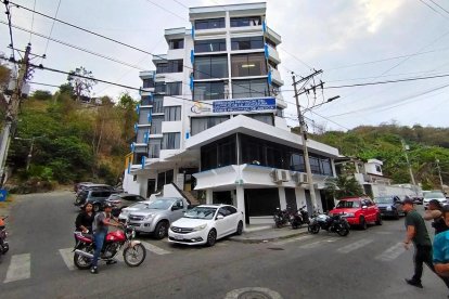 Edificio de la Dirección Provincial del Consejo de la Judicatura y Corte Provincial de Justicia, sede de procesos legales y audiencias en Esmeraldas.