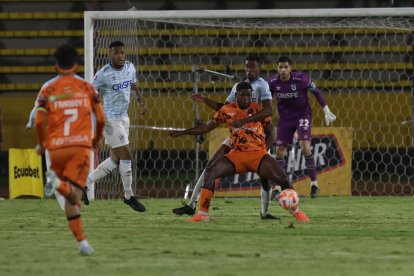 Libertad FC recibe a Manta FC en el arranque de la LigaPro 2026.