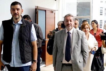 Aquiles Álvarez, alcalde de Guayaquil, y su abogado Ramiro García enfrentan dos causas penales: caso Triple A y Goleada.