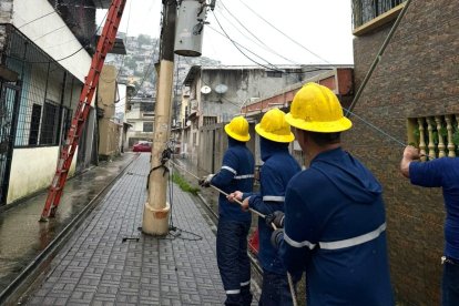 Sectores del norte de Guayaquil sufrieron apagón repentino, ¿por qué?