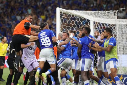 La final del Campeonato Mineiro fue empañada por la pelea en los minutos finales entre las plantillas del Atlético Mineiro y Cruzeiro.