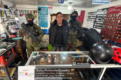 El ciudadano fue detenido en su negocio.