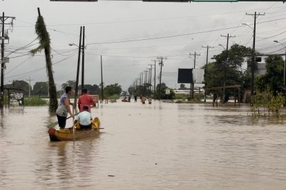 La inundación superó los 70 centímetros de altura y el paso está restringido.