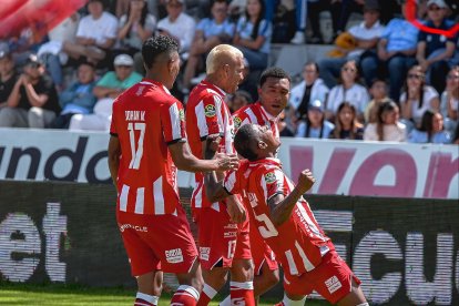 Partido clave en Ambato: Técnico Universitario enfrenta al invicto Libertad.