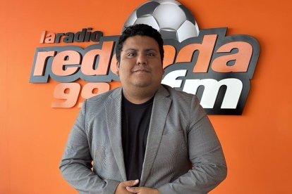 Schuberth Suing cumplió reto viral por Barcelona SC y ahora promete lanzarse en paracaídas.
FECHA: 12/03/2026
AG-AGENCIA
AG-PERIODISTA