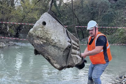 El sepulcro presenta una estructura circular con un diámetro aproximado de 12 metros