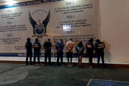 Los detenidos fueron llevados hasta el Comando de Policía.