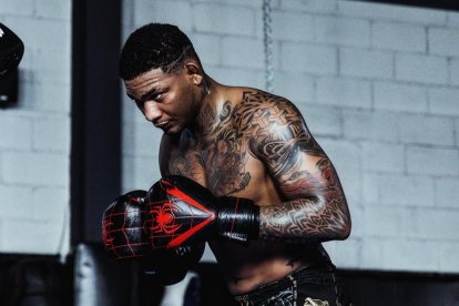 El peleador ecuatoriano Michael Morales entrena en Tijuana, México.