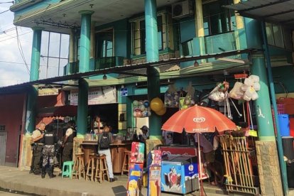 Los atacantes llegaron con fusil a este edificio y ejecutaron el delito.