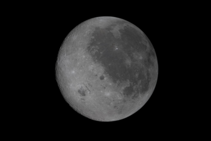 Imagen inédita de la Luna que muestra su cara visible y su cara oculta captada por la misión Artemis II