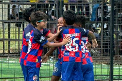 El equipo de Ferrocarril Fc de Durán Sub 10 que es dirigido por Marlon Ayoví.