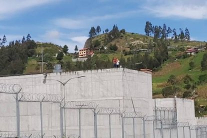 Internos protestan tras la muerte de uno de ellos supuestamente contagiado de COVID-19.