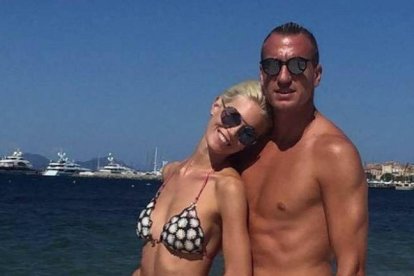 Una verdadera telenovela vive el jugador argentino con sus amores.