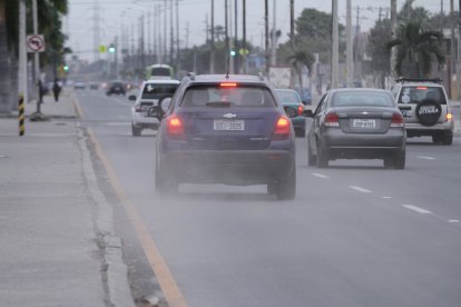 Guayaquil amaneció rodeado de ceniza.