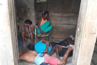 Tras ingresar a un inmueble, agentes de la Policía Judicial detuvieron a seis sospechosos.