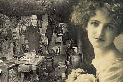 La foto de la época muestra el momento en que la policía ingresa al ático donde la joven pasó 25 años enclaustrada.