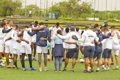 La tradicional oración que realizaba Guayaquil City antes de los entrenamientos ahora no se la hace.