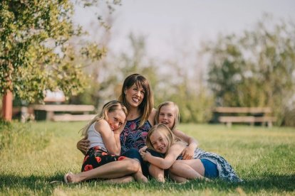 Evite las comparaciones entre los hijos y pase tiempo con ellos de manera individual.