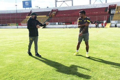 Darío Tempesta cumplió con su primer entrenamiento al frente de Aucas.