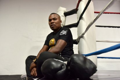 Luis Castillo, exboxeador ecuatoriano, vive crisis económica en Quito.




15 de junio  2020

KARINA DEFAS 

Agencia (ag-expreso ag-extra ag-quito)