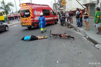 A las 06:10 del domingo, en Portete y la 37, un bus de transporte público embistió a Julio Cornejo, ocasionándole la muerte inmediata.