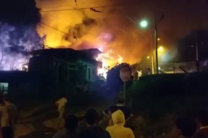El incendio se produjo a la medianoche de hoy.
