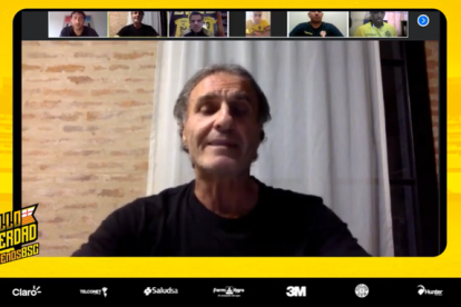 Oscar Ruggeri, un crack de Argentina habló por más de dos horas con los futuros jugadores del Barcelona.