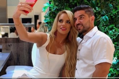 Pazmiño junto a su esposo, Dalo Bucaram. La polémica pareja se encuentra en el ojo de la tormenta.