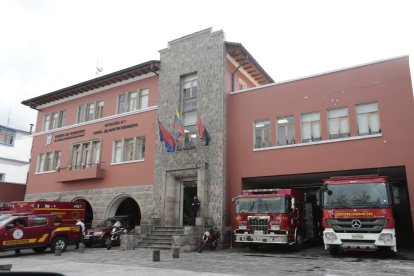 Los miembros del Cuerpo de Bomberos de Quito tomaron procedimiento en la emergencia.