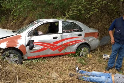 Al parecer una pérdida de pista provocó el percance con el automotor.