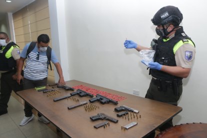 La mayor parte del armamento se encontraba en el automotor.