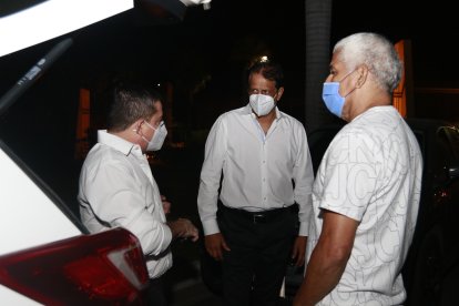 Foto llena de nostalgia, la década del 90 presente:  David Bravo, José Cevallos
y Jimmy Montanero.