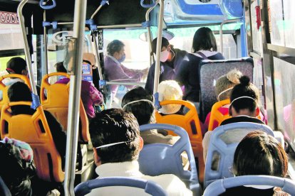 El pasaje está a 25 centavos y los transportistas piden que se suba a 50. La gente no está de acuerdo con la solicitud.