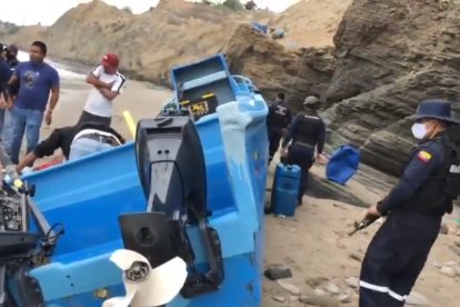 La nave tenía en su interior dos motores fuera de borda nuevos