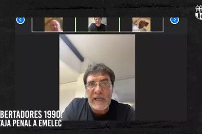 Carlos Luis Morales en una vídeo chat con sus compañeros del Barcelona de los 90.