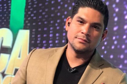 El animador, Emilio Pinargote, es mencionado en las redes sociales por una supuesta orden de detención en su contra.