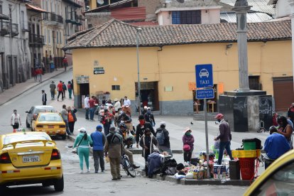 En sectores como el Centro Histórico se registran más aglomeraciones por ventas ambulantes.