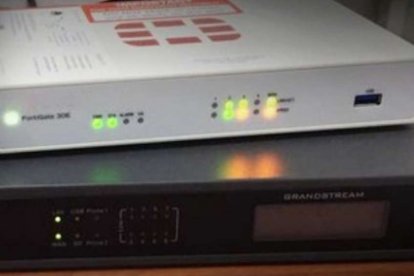 En el domicilio se halló varios equipos utilizados para cursar llamadas internacionales a Ecuador.