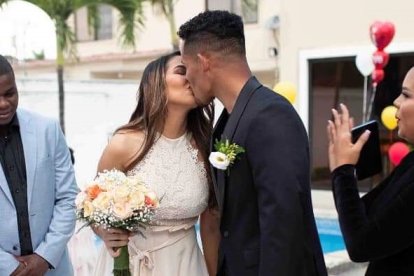 El delantero venezolano de Emelec, Edwuin Pernía, se casó el pasado sábado 27 de junio.