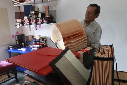 Trabajador, respetuoso, amigable y sencillo es don Jorge, quien no solo es dueño de un talento manual, también posee una lúcida memoria.