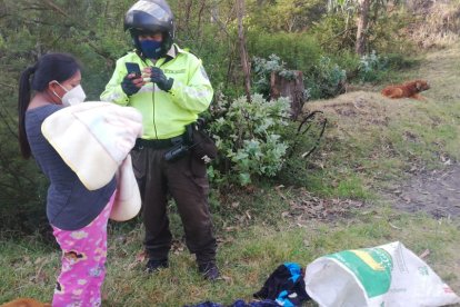 El hallazgo se hizo en el barrio San Juanito, en Píntag, cerca de una quebrada.