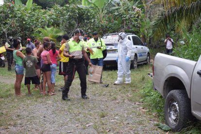 La Policía revisó el cuerpo de Kevin que estaba en descomposición.
