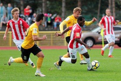 El delantero ecuatoriano Augusto Batioja, es una de las figuras de su equipo, el Viktoria Zizkov de República Checa.