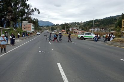 El accidente se suscitó en Puerto Lago de Curaburo, de la ciudad de Otavalo.