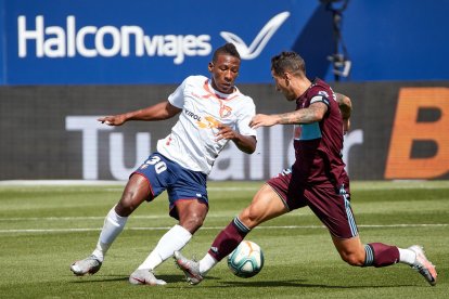 Pervis Estupiñán volvió a jugar de buena manera con el Osasuna.