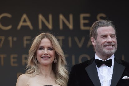 Travolta confirmó el deceso de su esposa en redes sociales.