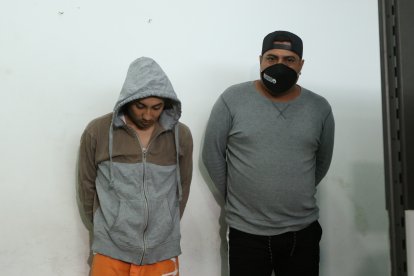 Estos dos individuos habrían  participado en la agresión al policía.
GERARDO MENOSCAL
Agencia (ag-expreso)