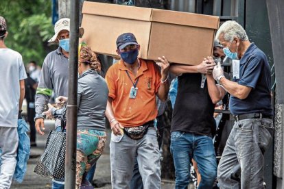 El coronavirus sigue matando personas a 'diestra y siniestra'.